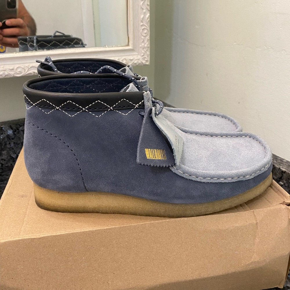 Clark’s, blue size 10